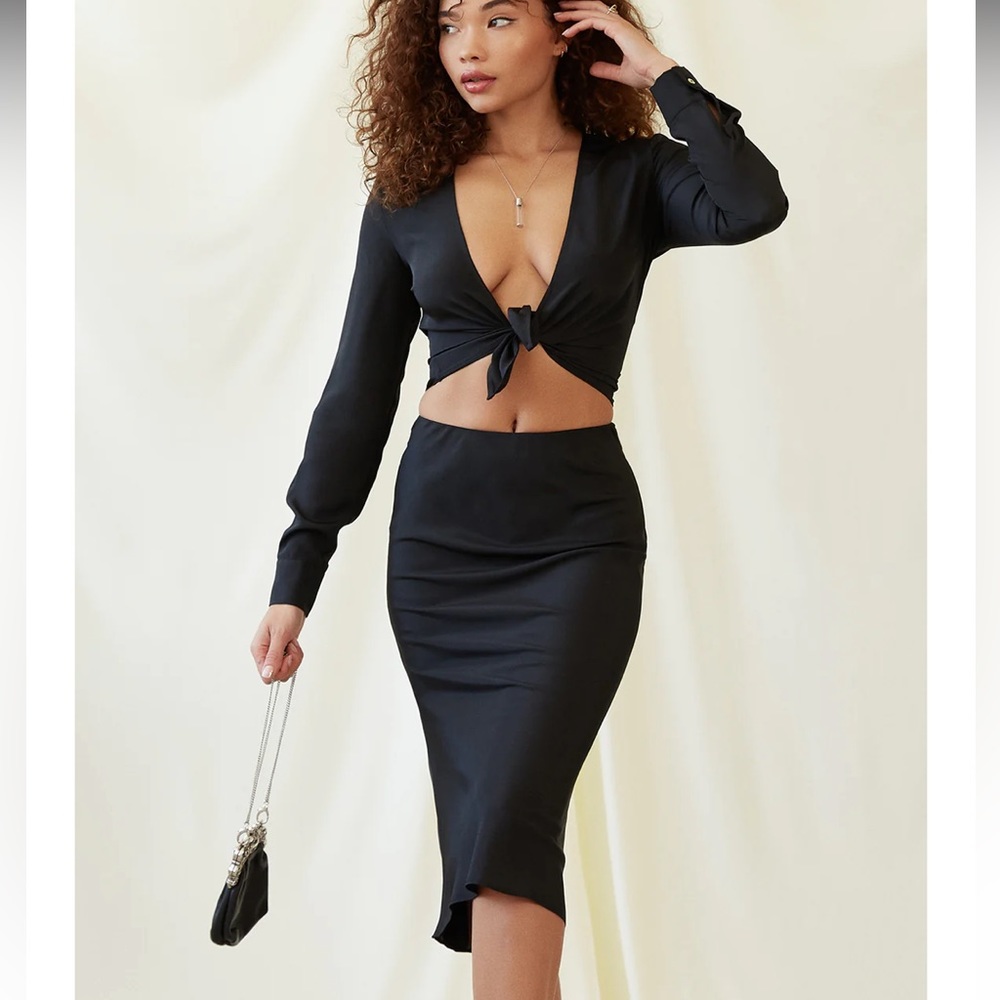 Andjela Black Satin Midi Skirt in Size US 8